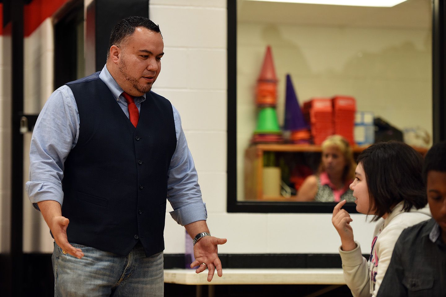 Fabian speaking to middle schoolers